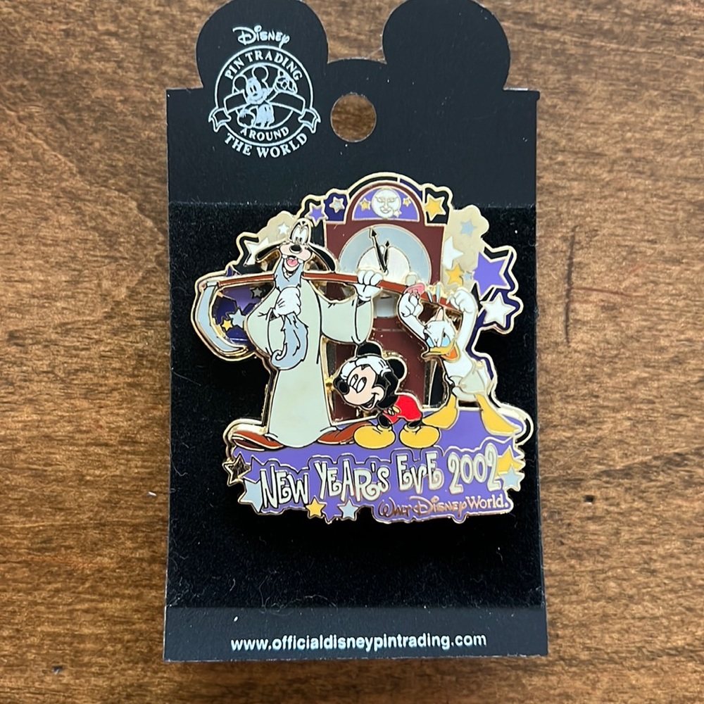 Disney New Years Eve Pin